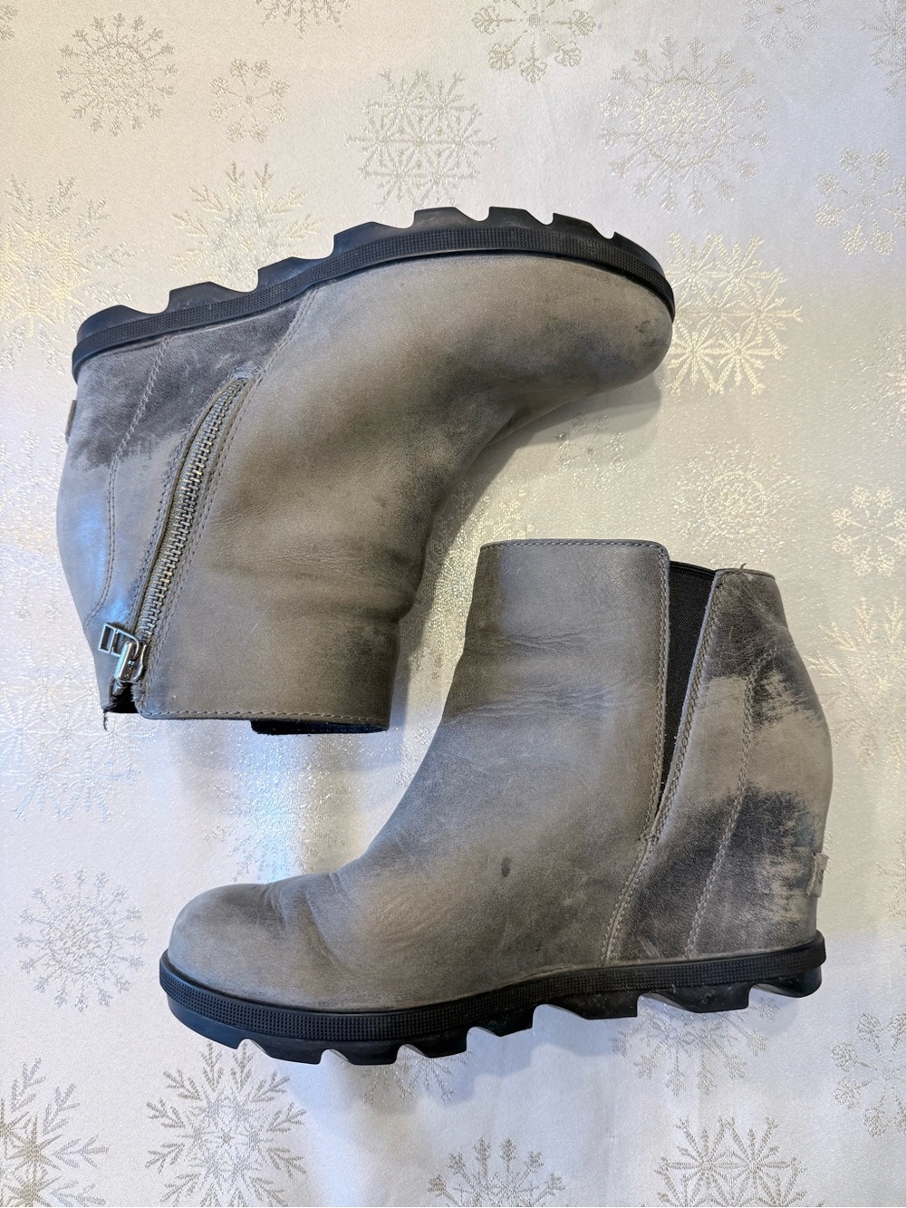 Sorel Gray Suede Joan of Arctic Wedge II Zip Ankle Boots NL3364-052 Womens 8.5